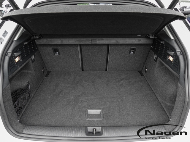 Q2 35 TFSI advanced Navi LED Apple CarPlay