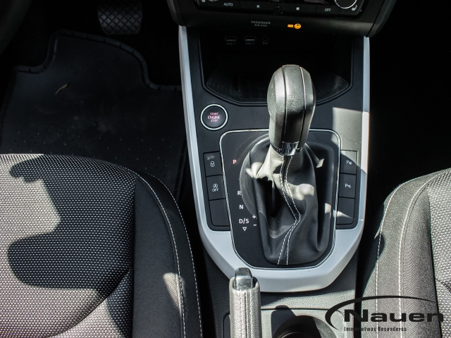 Arona 1.6 TDI Xcellence *AHK*Std.Hzg.*ACC*NAVI*