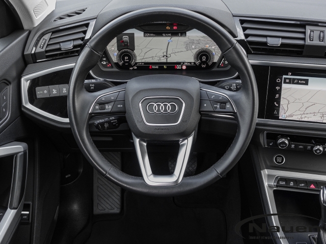 Q3 Sportback 45 TFSIe S-line *ACC*NAVI*KAMERA*LED