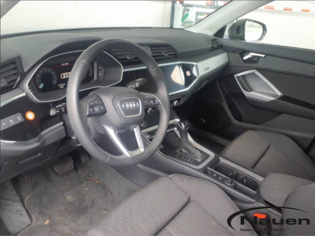 Q3 35 TFSI S-tronic *ACC*NAVI*KAMERA*LED*