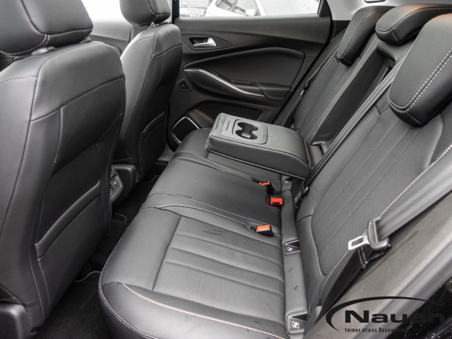 Grandland X Ultimate AT *PANO*ALLWETTER*DENON*LED