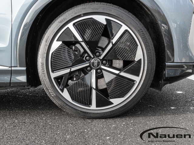 Q4 e-tron 40, AHK, Matrix, S-Line, Navi