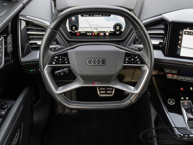 Q4 e-tron 40, AHK, Matrix, S-Line, Navi