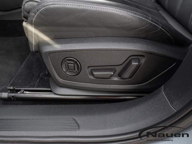 Q4 e-tron 40, AHK, Matrix, S-Line, Navi