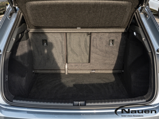 Q4 e-tron 40, AHK, Matrix, S-Line, Navi