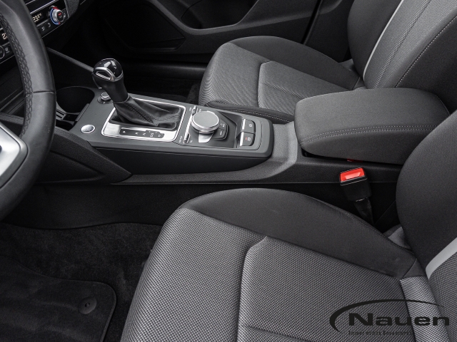Q2 35 TDI S-tronic *ACC*MATRX*KAMERA*NAVI*SPORTSITZE*
