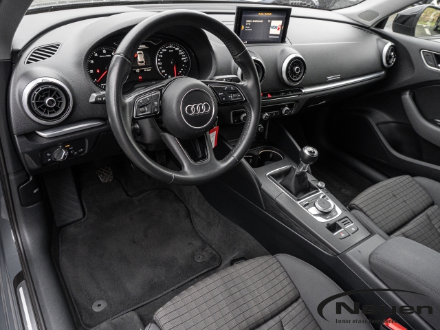 A3 35 TFSI sport *AHK*NAVI*PDC*TEMPPOMAT*SPORTSITZE*