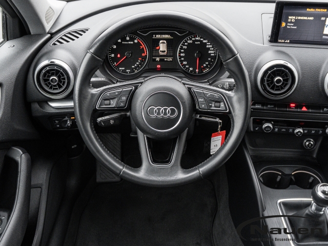 A3 35 TFSI sport *AHK*NAVI*PDC*TEMPPOMAT*SPORTSITZE*