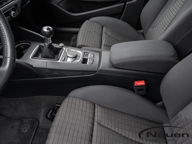 A3 35 TFSI sport *AHK*NAVI*PDC*TEMPPOMAT*SPORTSITZE*