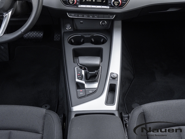 A4 Limousine 40 TDI quattro *ACC*PANO*MATRIX*NAVI*