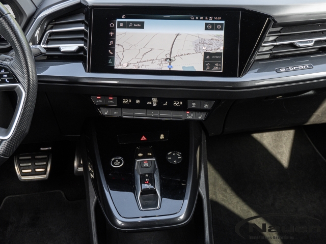 Q4 e-tron 40 *MATRIX*NAVI*SHZ*SPORTSITZE*LM 20*