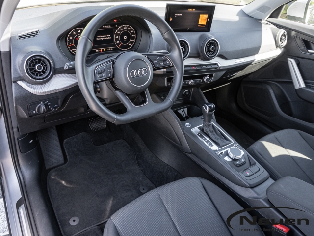 Q2 35 TFSI S-tronic *AHK*ALLWETTER*SHZ*INTERFACE*VC*