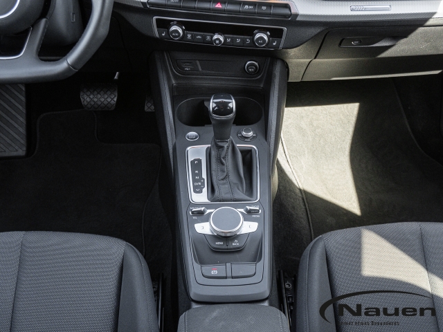 Q2 35 TFSI S-tronic *AHK*ALLWETTER*SHZ*INTERFACE*VC*
