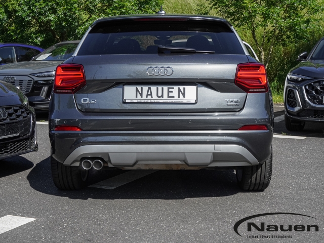 Q2 quattro sport S-Line *AHK*LED*B&O*ACC*NAVI*SHZ*