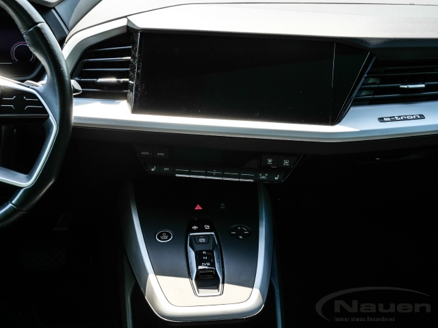 Q4 e-tron 40 150 kW *ACC*PANO*SONOS*KAMERA*SHZ*NAVI*