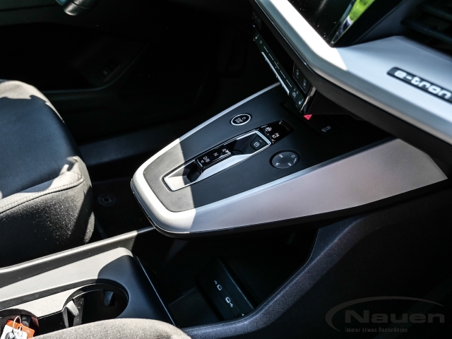 Q4 e-tron 40 150 kW *ACC*PANO*SONOS*KAMERA*SHZ*NAVI*