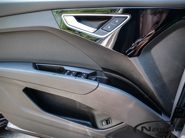 Q4 e-tron 40 150 kW *ACC*PANO*SONOS*KAMERA*SHZ*NAVI*