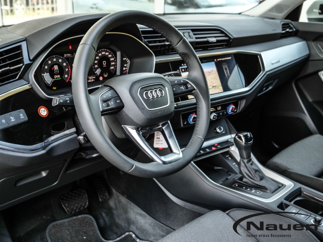 Q3 Sportback S-line *AHK*ACC*NAVI*LED*SPORTSITZE*