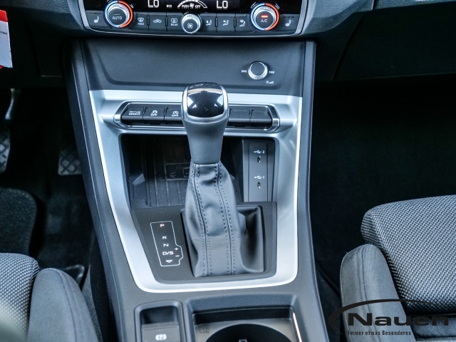 Q3 Sportback S-line *AHK*ACC*NAVI*LED*SPORTSITZE*