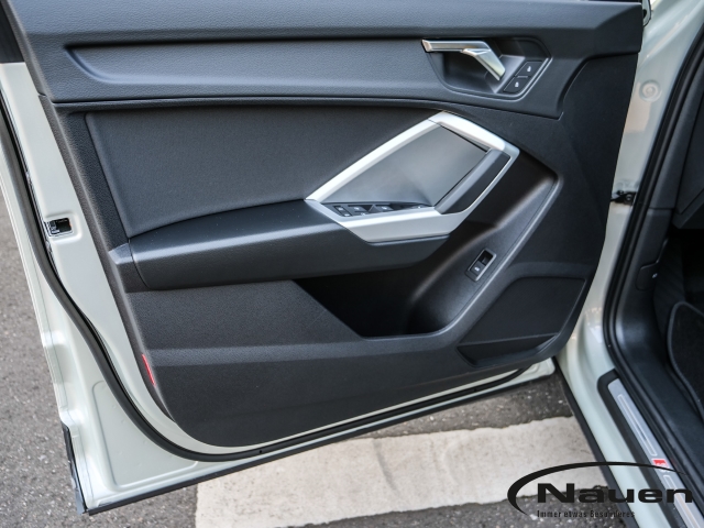 Q3 Sportback S-line *AHK*ACC*NAVI*LED*SPORTSITZE*