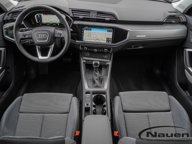 Q3 S-tronic *AHK*NAVI*SHZ*INTERFACE*DESIGN-PAKET*