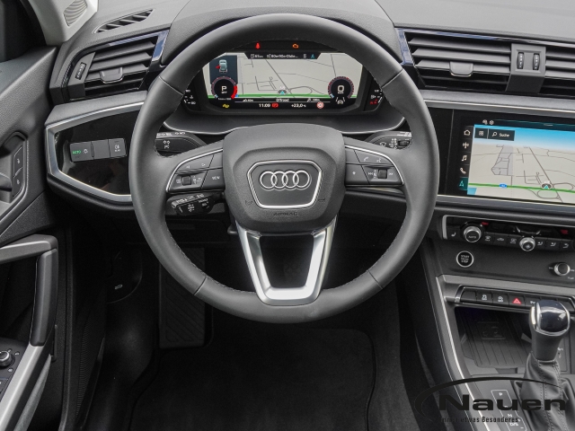 Q3 S-tronic *AHK*NAVI*SHZ*INTERFACE*DESIGN-PAKET*
