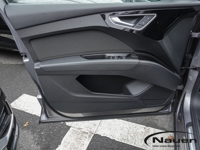 Q4 e-tron S-Line 40 150 kW *PANO*NAVI*SHZ*PDC*TEMPOMAT*