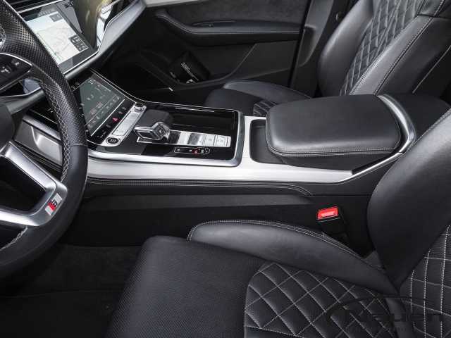 Q7 55 TFSI e quattro basis S-line Sportpaket Luft Panorama
