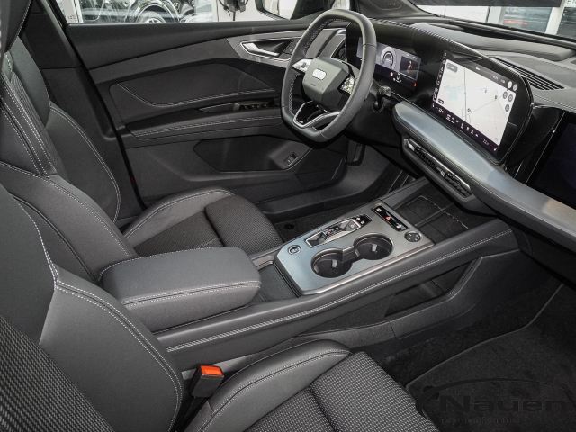 Q4 e-tron performance 210 kW StandHZG AHK- Panod