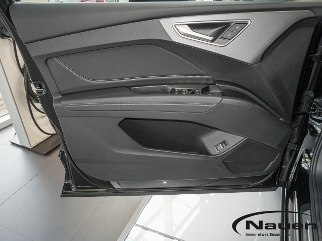 Q4 e-tron performance 210 kW StandHZG AHK- Panod