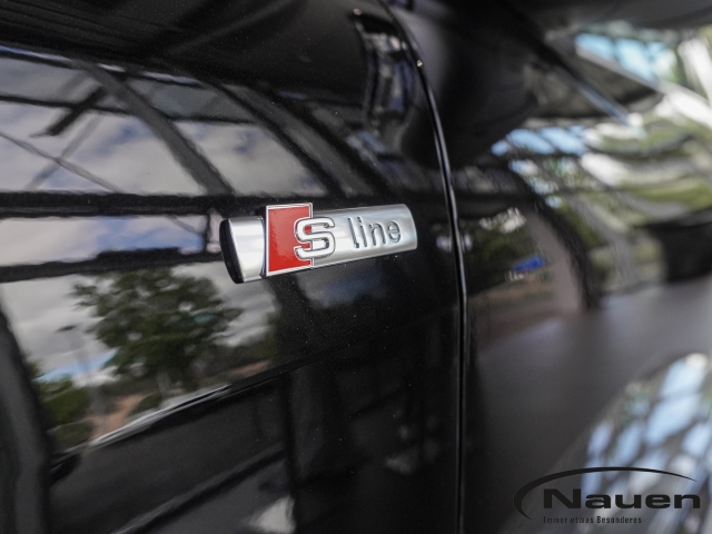 Q4 e-tron performance 210 kW StandHZG AHK- Panod