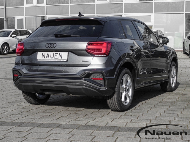 Q2 40 TFSI quattro S line Pano* Matrix* Carplay*