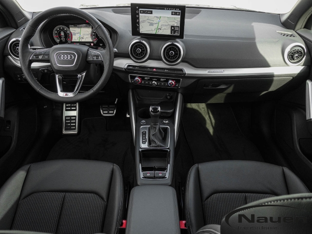 Q2 40 TFSI quattro S line Pano* Matrix* Carplay*