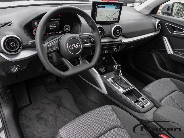 Q2 Advanced 35 TFSI S tronic *Pano OptikPaket*