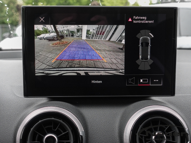 Q2 Advanced 35 TFSI S tronic *Pano OptikPaket*