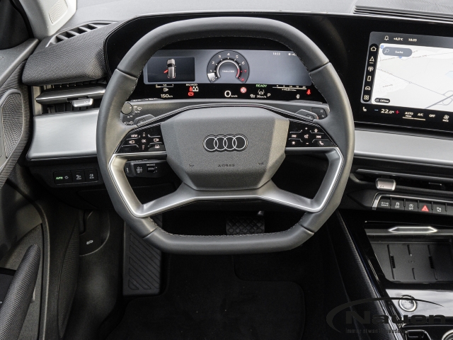 Q3 TFSI S tronic S-LINE TECH+ PANO AHK LM19