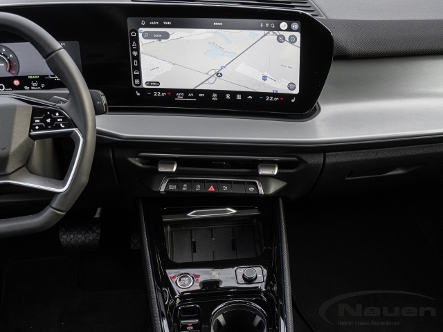 Q3 TFSI S tronic S-LINE TECH+ PANO AHK LM19