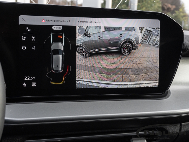 Q3 TFSI S tronic S-LINE TECH+ PANO AHK LM19