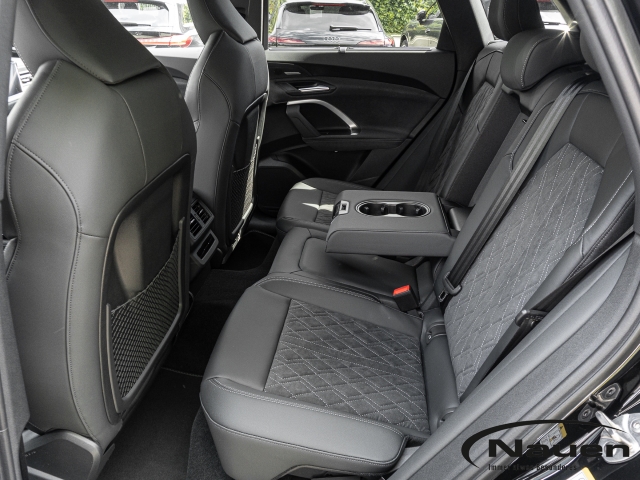 Q5 TDI quattro 2x S Line AHK LM20 HuD TechPro B&O