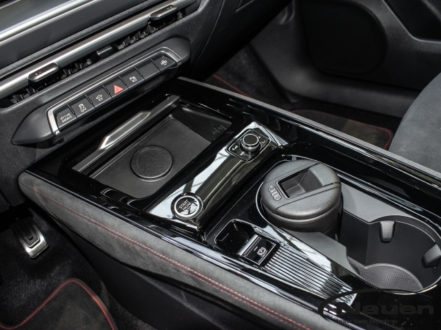 Q3 e-hybrid S Sportpaket Navi Digitales Cockpit Soundsystem 360 Kamera LED ACC El. Heckklappe