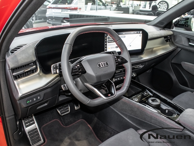 Q3 e-hybrid S Sportpaket Navi Digitales Cockpit Soundsystem 360 Kamera LED ACC El. Heckklappe