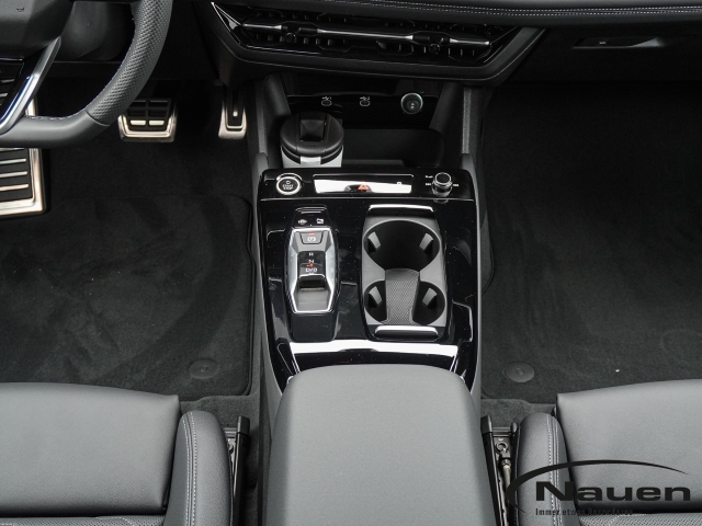 A6 e-tron Avant performance 270 kW S line business