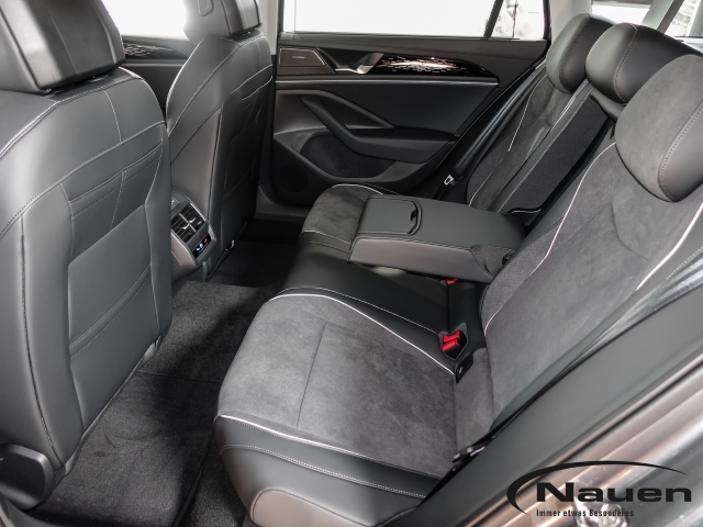 Passat Variant 1.5 eTSI Elegance ehem.UPE 56.260,- AHK+IQ-Light+H&K Sound
