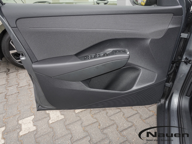 T-Roc Life 1.5 l eTSI 7-Gang-DSG AHK, Ganzjahresreifen