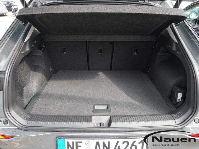 T-Roc Style 1.5 l eTSI 7-Gang-DSG AHK, Navi, elektr. Heckkl.