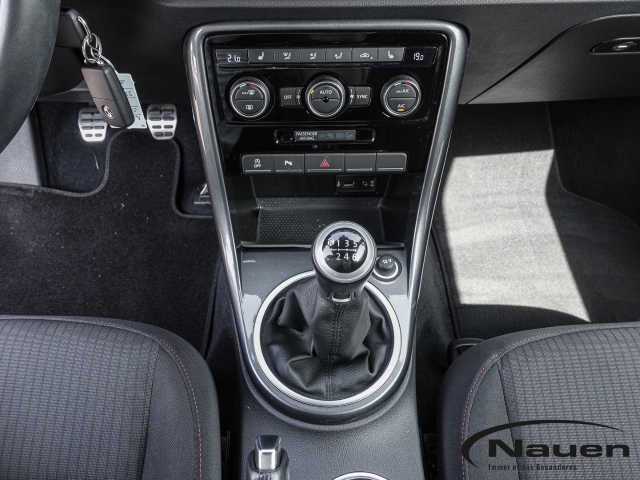 Beetle Cabriolet Design NAVI,PDC,SHZ,KLIMAAUT.