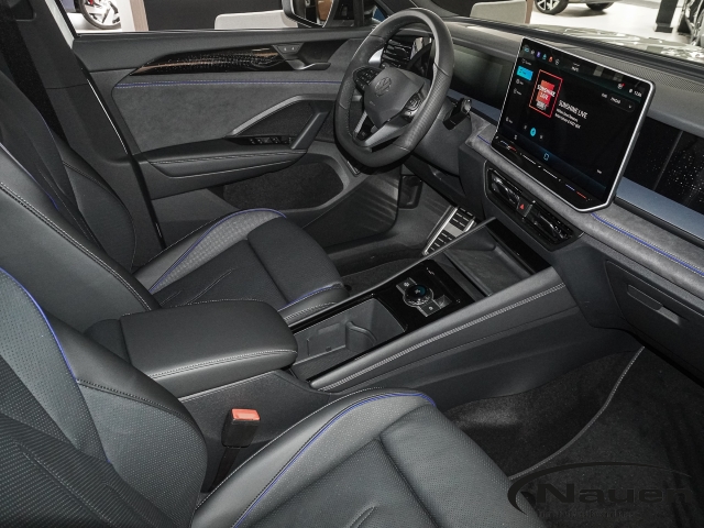 Tayron 1.5 TSI eHybrid 150 kW R-Line AHK Panoramadach