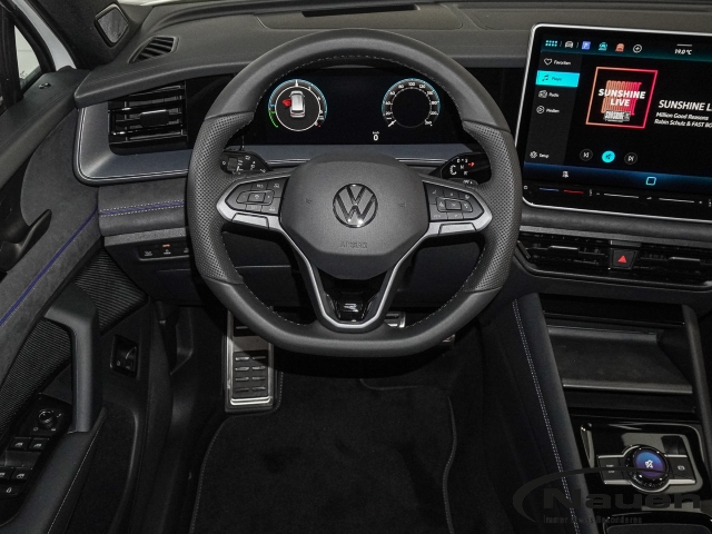 Tayron 1.5 TSI eHybrid 150 kW R-Line AHK Panoramadach