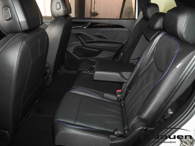 Tayron 1.5 TSI eHybrid 150 kW R-Line AHK Panoramadach
